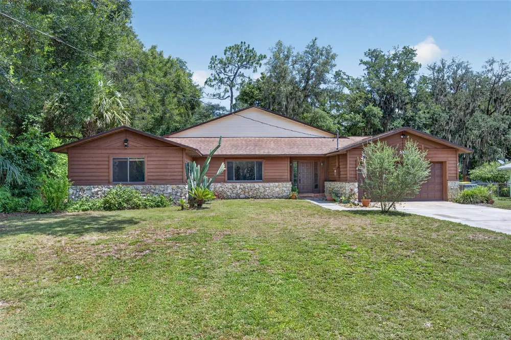 551 RYLANE STREET De Leon Springs, FL 32130
