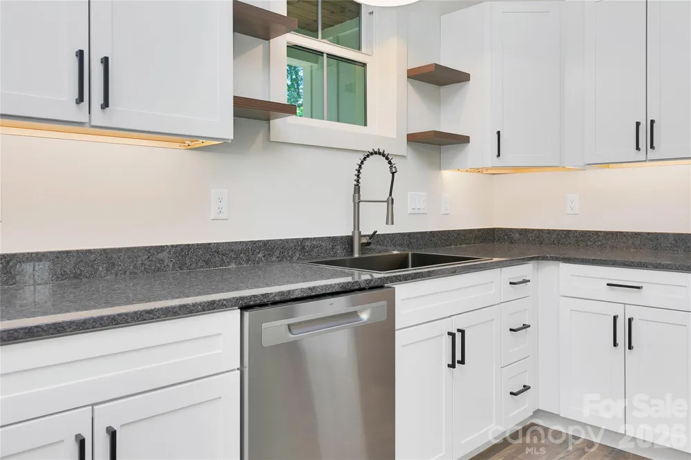 146 Cliff Road Penrose, NC 28766