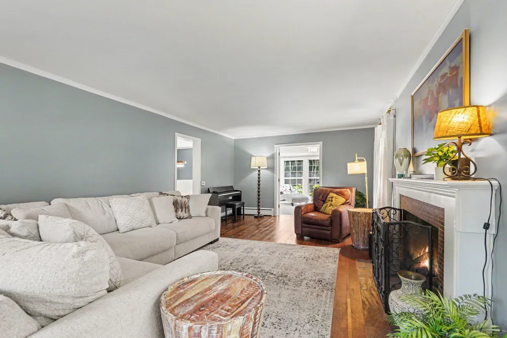 932 Floral Avenue SE East Grand Rapids, MI 49506