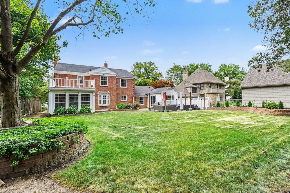 932 Floral Avenue SE East Grand Rapids, MI 49506