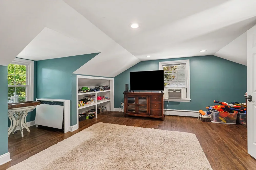 932 Floral Avenue SE East Grand Rapids, MI 49506