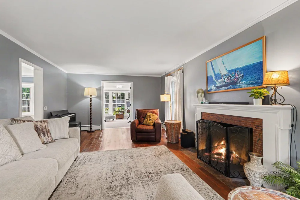 932 Floral Avenue SE East Grand Rapids, MI 49506