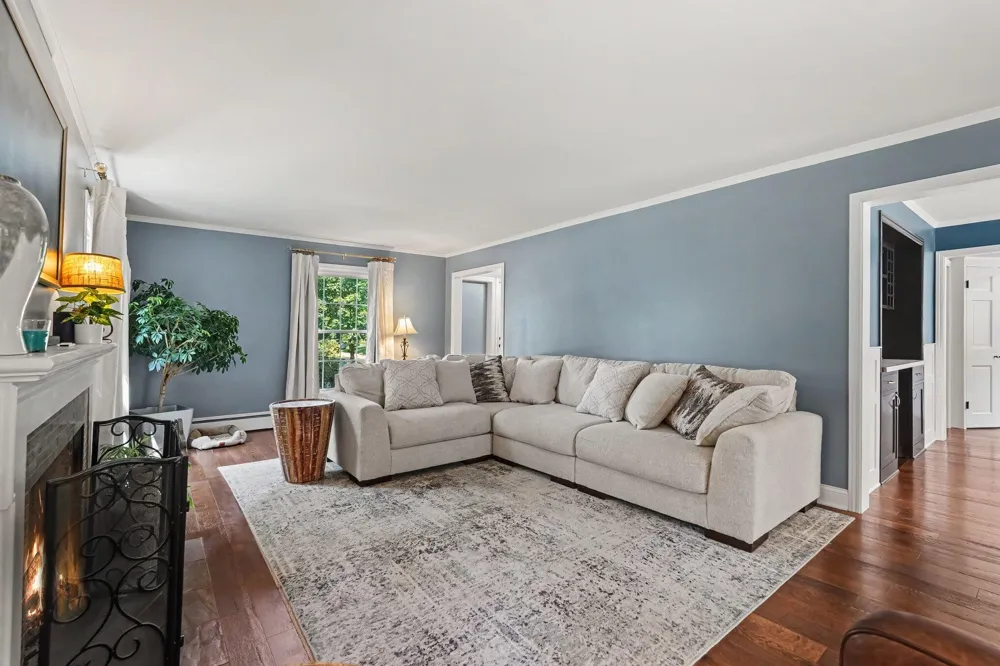 932 Floral Avenue SE East Grand Rapids, MI 49506