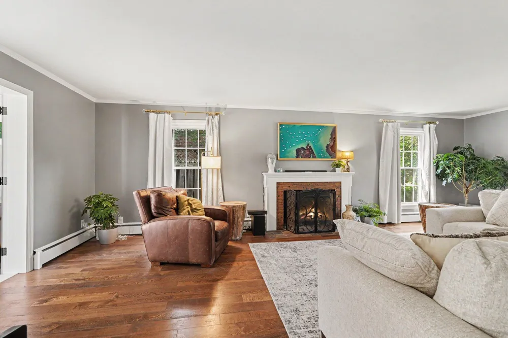932 Floral Avenue SE East Grand Rapids, MI 49506