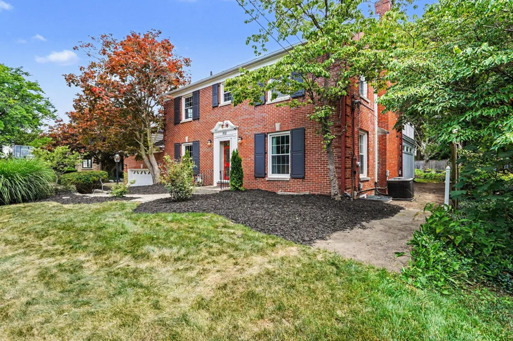 932 Floral Avenue SE East Grand Rapids, MI 49506