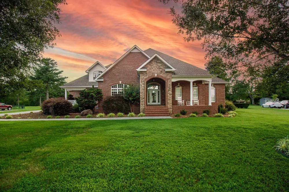 323 Ridgecrest Dr Winchester, TN 37398