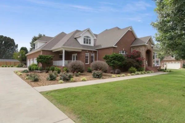 323 Ridgecrest Dr Winchester, TN 37398