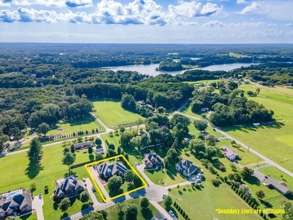 323 Ridgecrest Dr Winchester, TN 37398
