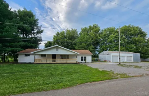 1649 Main Street W
