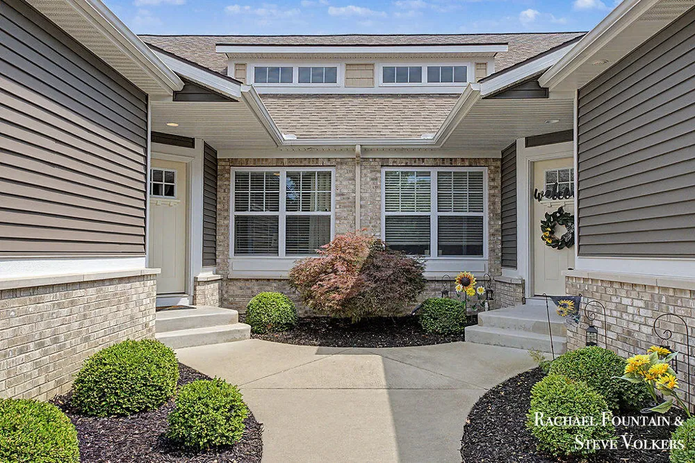 10048 S Crossroads Circle SE Caledonia, MI 49316