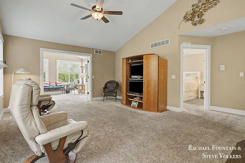 10048 S Crossroads Circle SE Caledonia, MI 49316