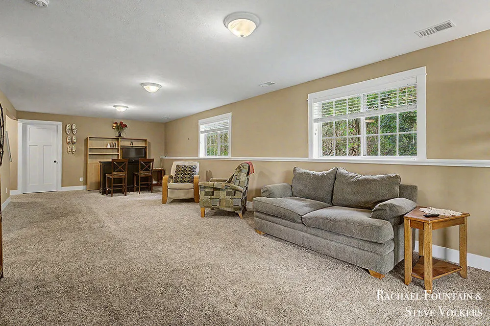 10048 S Crossroads Circle SE Caledonia, MI 49316