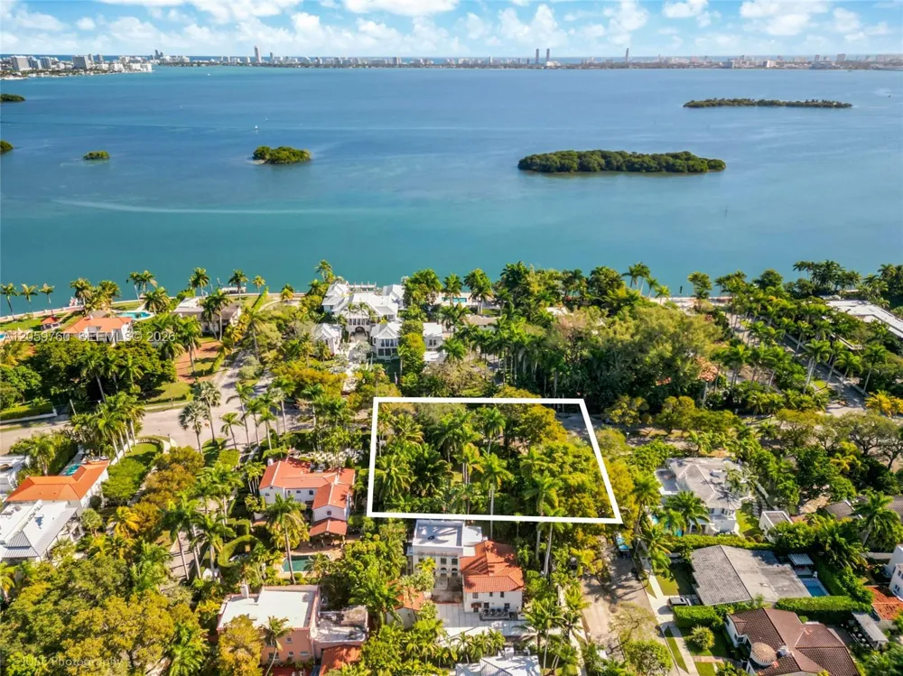 5810 Bayshore Dr Miami, FL 33137