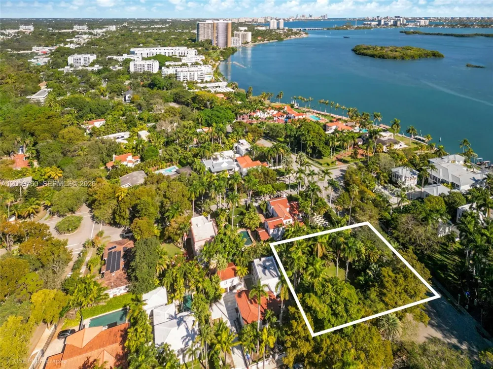 5810 Bayshore Dr Miami, FL 33137