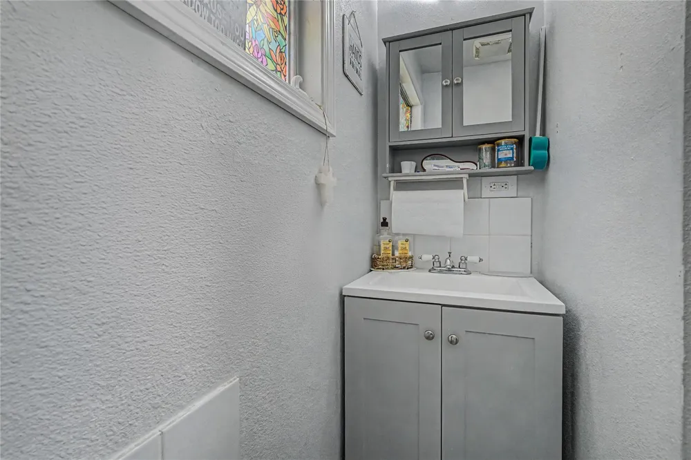 1012 Joyce Street Houston, TX 77009