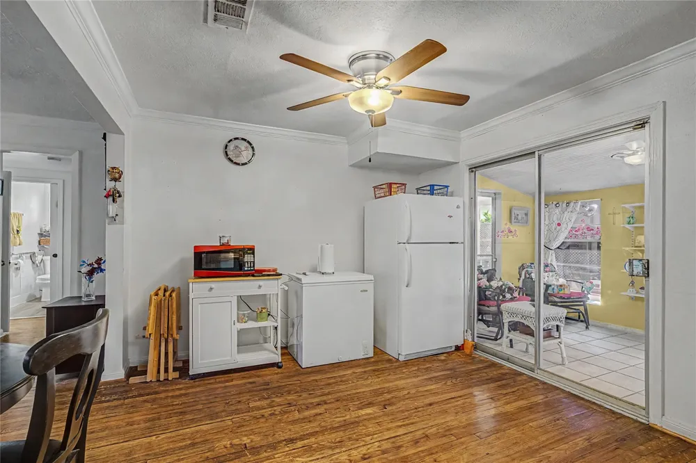 1012 Joyce Street Houston, TX 77009
