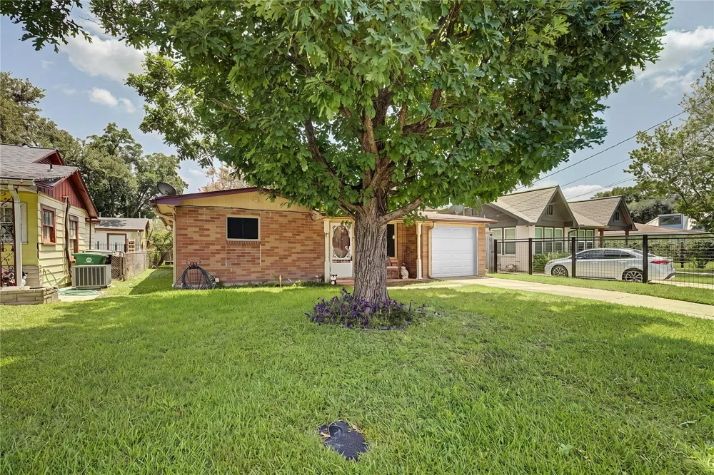 1012 Joyce Street Houston, TX 77009