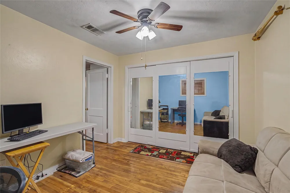 1012 Joyce Street Houston, TX 77009