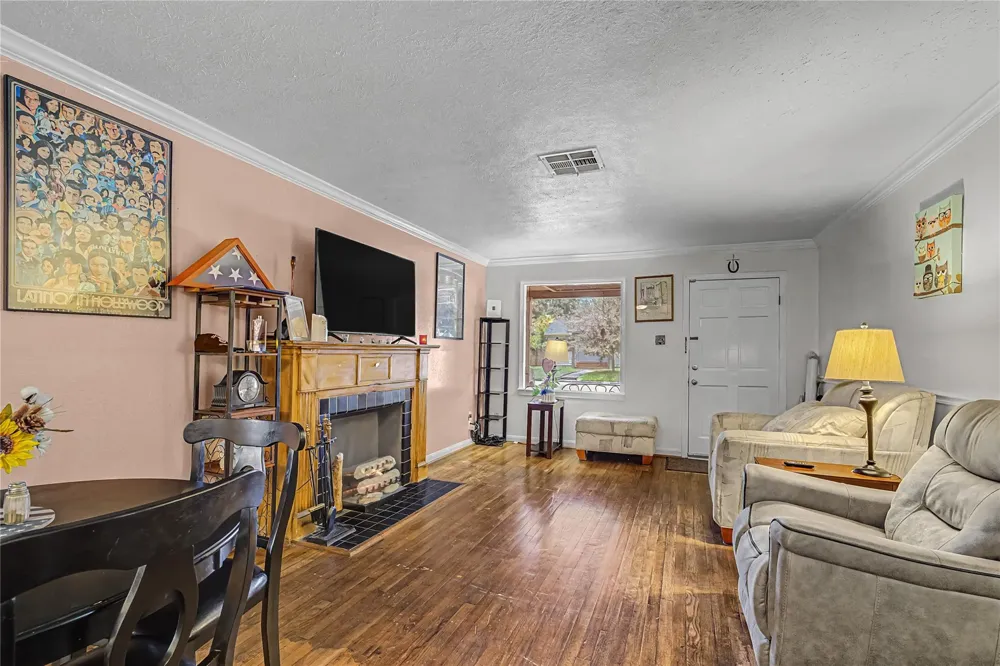 1012 Joyce Street Houston, TX 77009