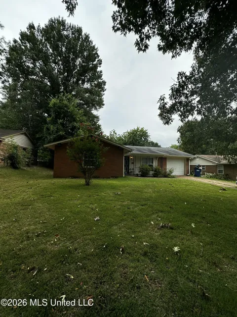 5727 Iroquois Drive