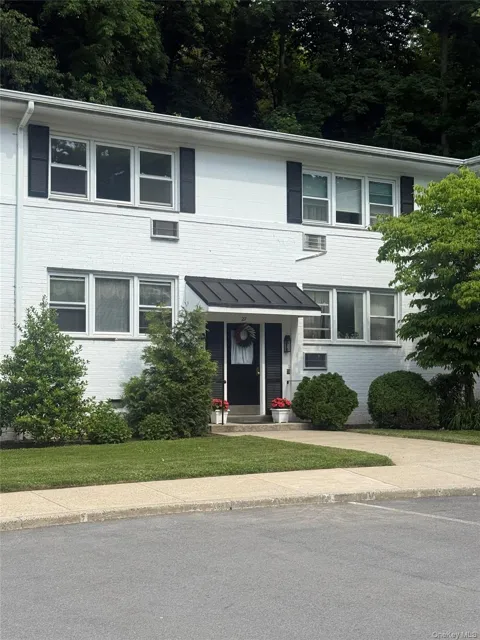 27 Avon Circle #D