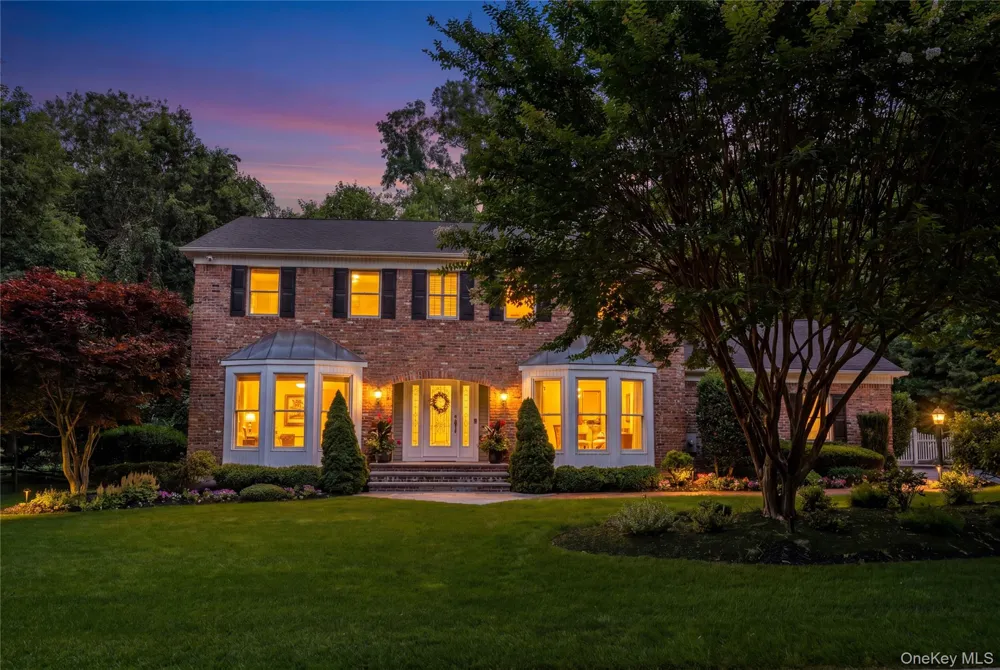 8 Quaker Hill Road Stony Brook, NY 11790