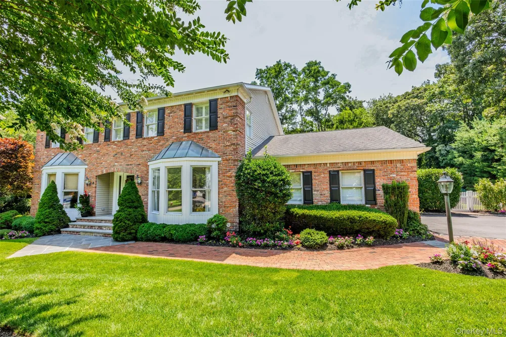 8 Quaker Hill Road Stony Brook, NY 11790