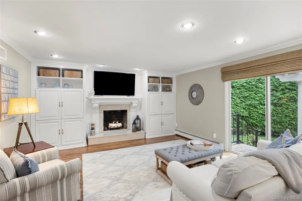 8 Quaker Hill Road Stony Brook, NY 11790