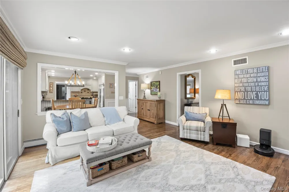 8 Quaker Hill Road Stony Brook, NY 11790