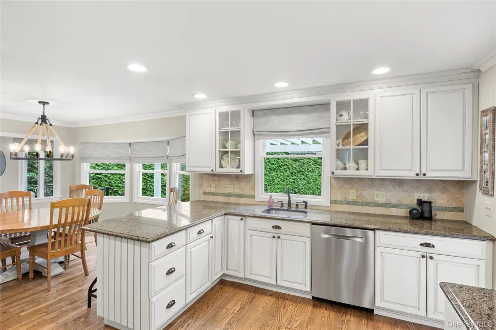 8 Quaker Hill Road Stony Brook, NY 11790