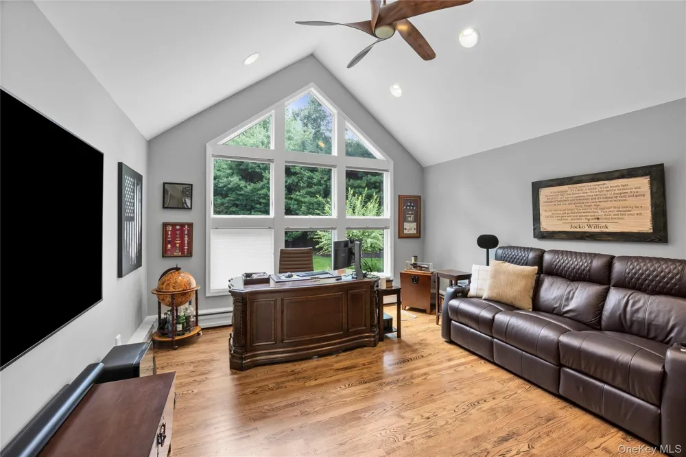 8 Quaker Hill Road Stony Brook, NY 11790