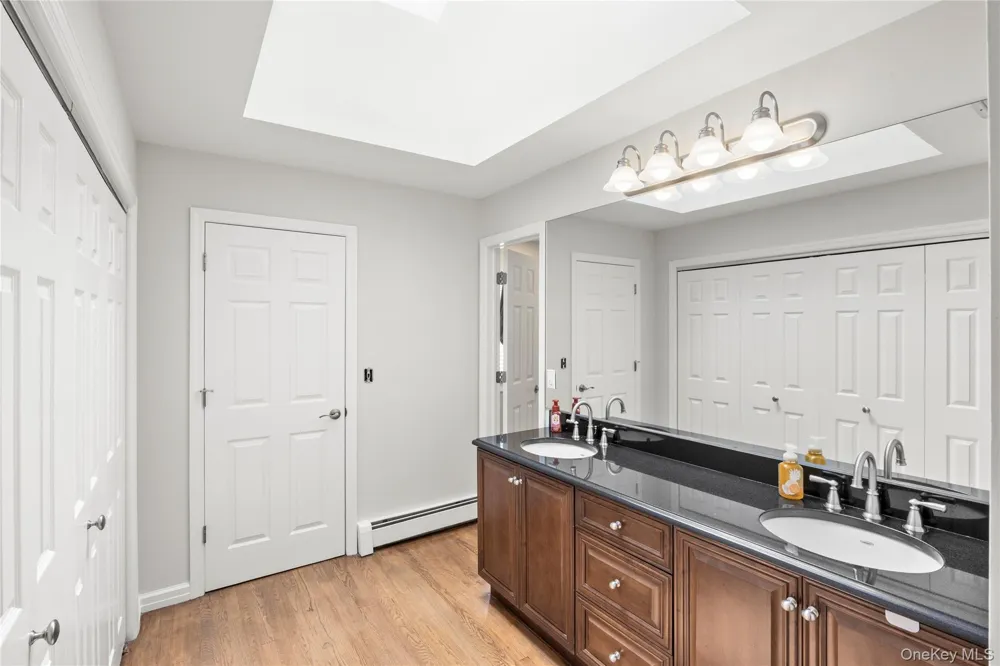 8 Quaker Hill Road Stony Brook, NY 11790