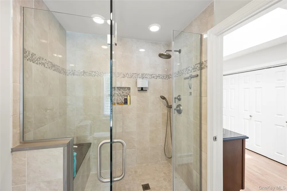 8 Quaker Hill Road Stony Brook, NY 11790