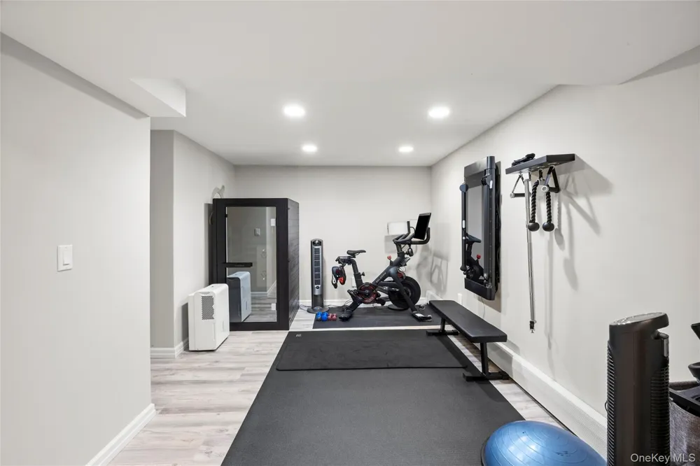 8 Quaker Hill Road Stony Brook, NY 11790