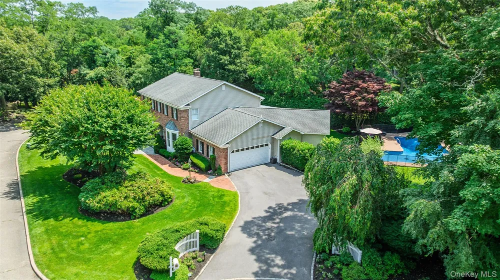 8 Quaker Hill Road Stony Brook, NY 11790