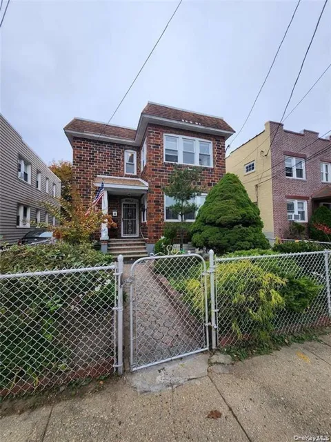 17 Tilrose Avenue