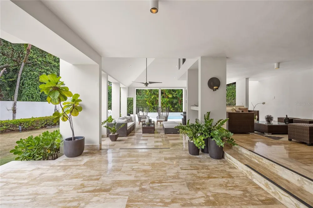 #9 Palma Real ESTANCIAS DE TORRIMAR Guaynabo, PR 00966