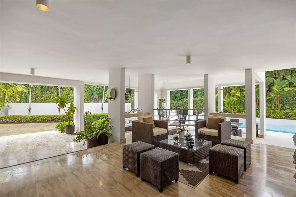#9 Palma Real ESTANCIAS DE TORRIMAR Guaynabo, PR 00966