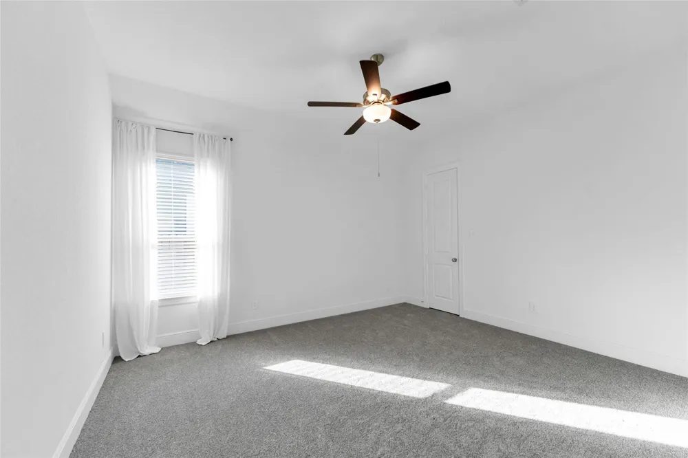 1014 Lakemont Bend Lane Pinehurst, TX 77362