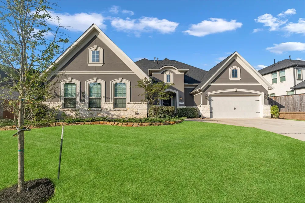 1014 Lakemont Bend Lane Pinehurst, TX 77362