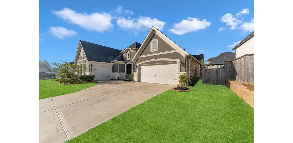 1014 Lakemont Bend Lane Pinehurst, TX 77362