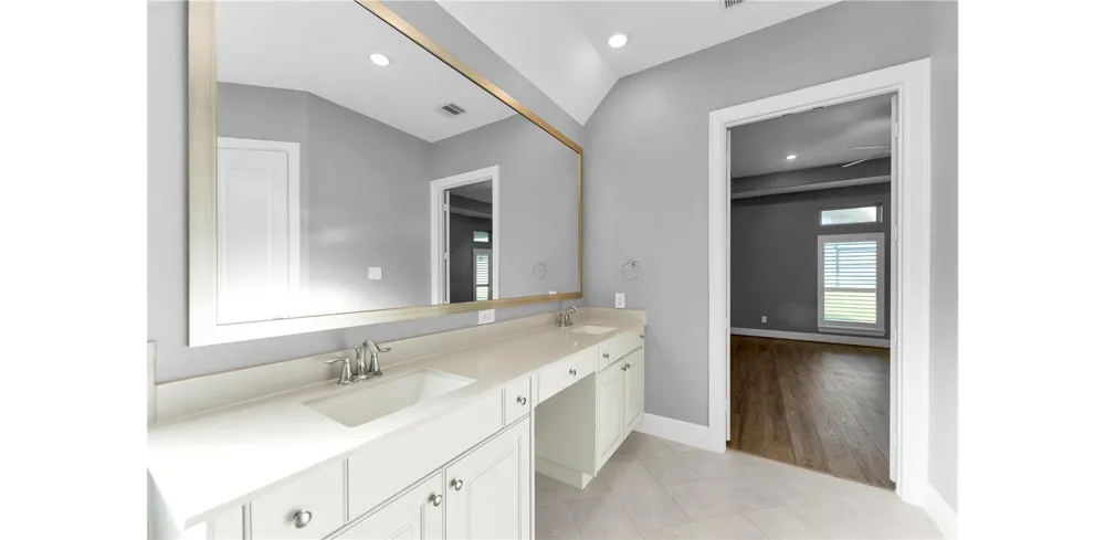 1014 Lakemont Bend Lane Pinehurst, TX 77362