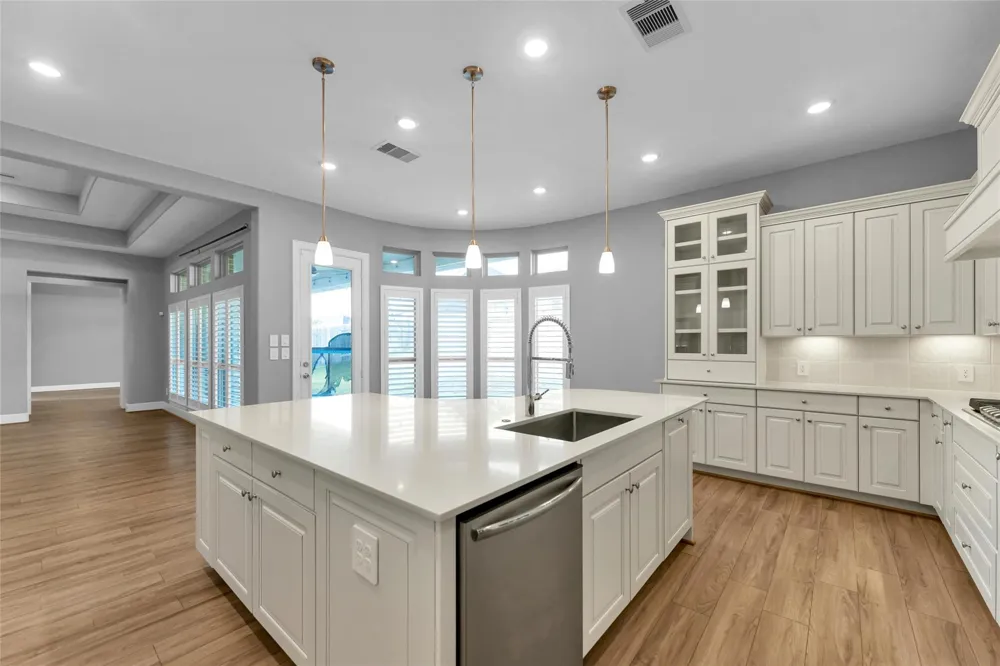1014 Lakemont Bend Lane Pinehurst, TX 77362