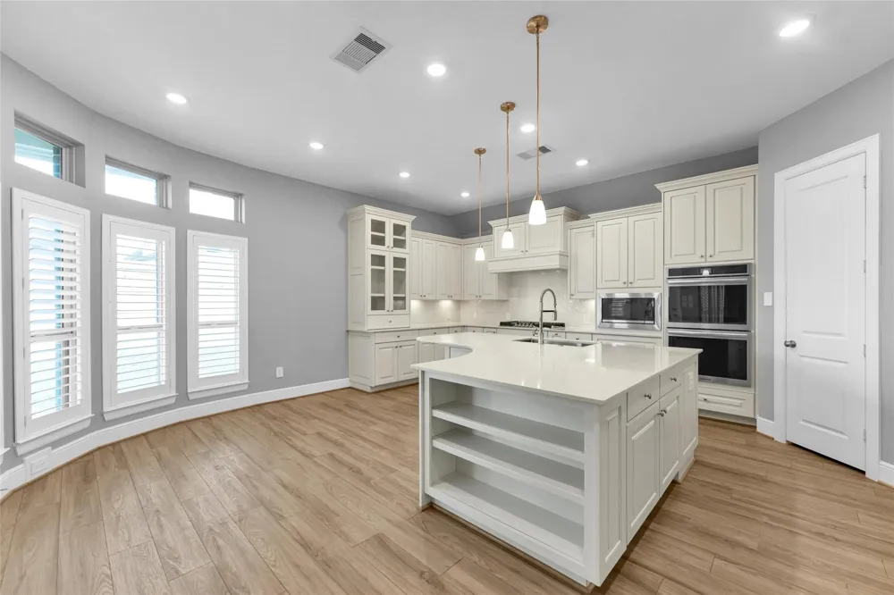 1014 Lakemont Bend Lane Pinehurst, TX 77362