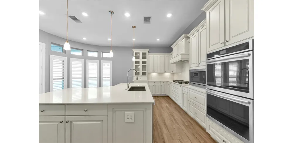 1014 Lakemont Bend Lane Pinehurst, TX 77362