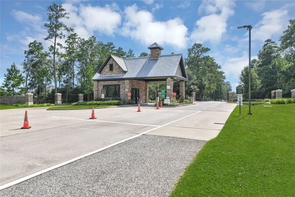 1014 Lakemont Bend Lane Pinehurst, TX 77362