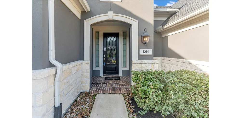 1014 Lakemont Bend Lane Pinehurst, TX 77362