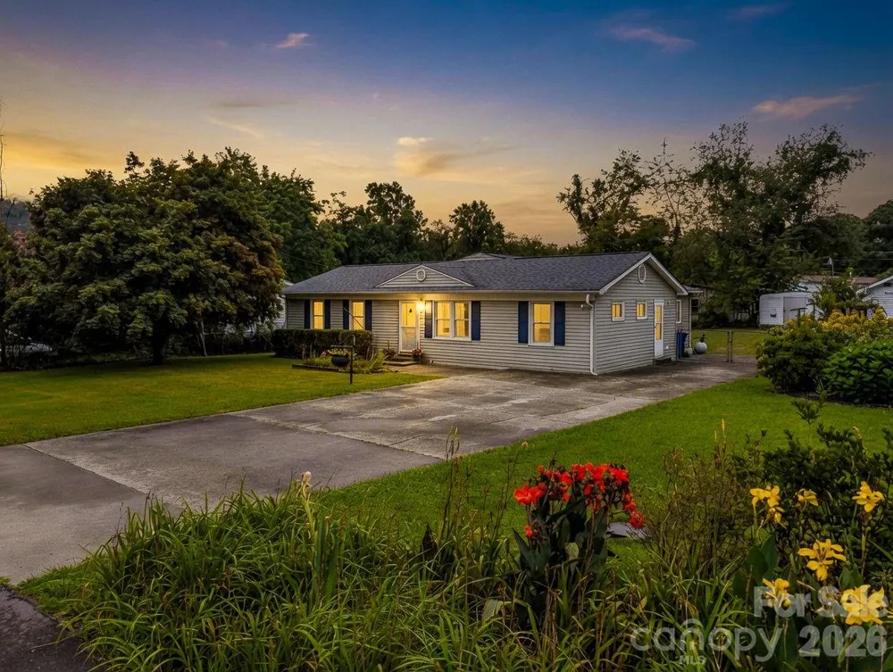 119 Scenic View Drive Swannanoa, NC 28778