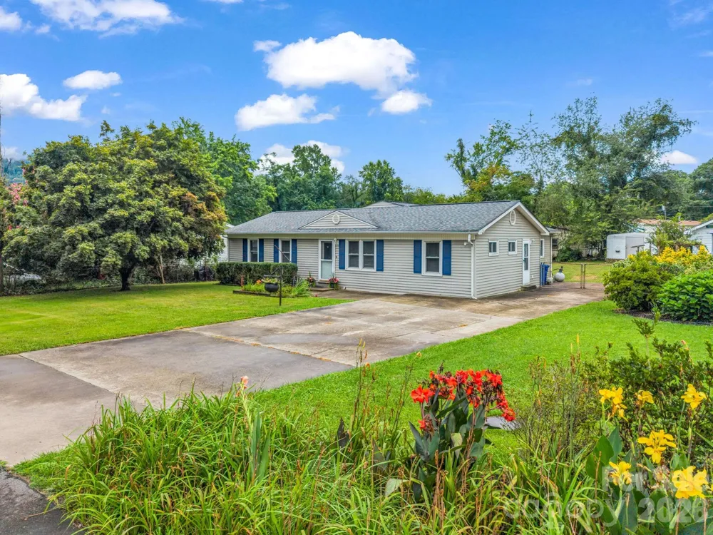 119 Scenic View Drive Swannanoa, NC 28778