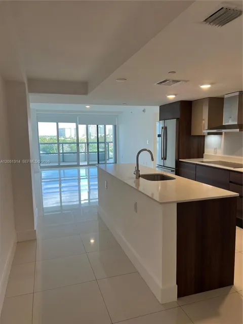 9261 E Bay Harbor Dr #604